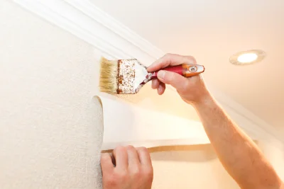Pose de papier peint à Polastron — revêtements muraux et toiles de verre